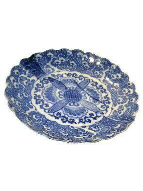 Blue & White Porcelain Decorative Plate With Floral Pattern Scalloped Edge JS407